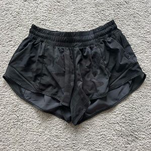 Hotty Hot Low-Rise Lined Short 2.5" Camouflage